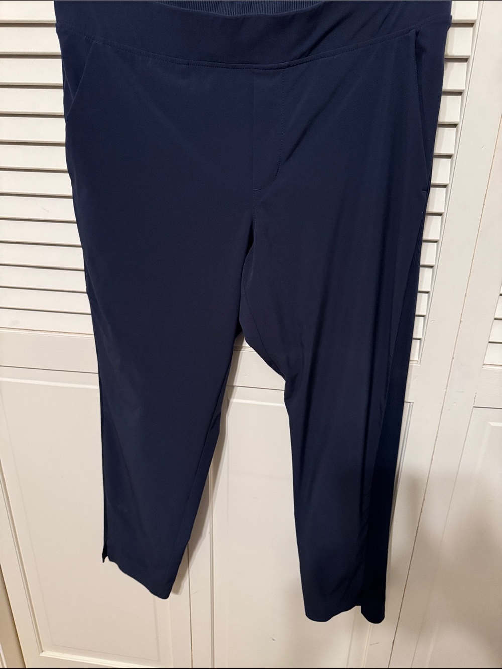 Athleta Navy Cropped Performance Pants